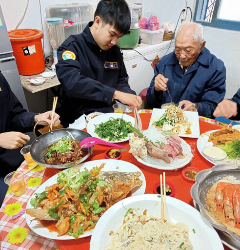 臺東榮服處陪伴高齡長者歲末圍爐迎春