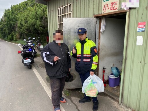 獨居失智翁犁田送醫 楊梅警護送返家