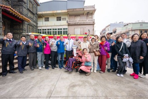 延續老校長慈善精神 吳德福子女捐贈救護車予桃消草漯分隊