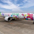 與三麗鷗明星暢遊花都 長榮航空Hello Kitty「糖果機」甜蜜亮相