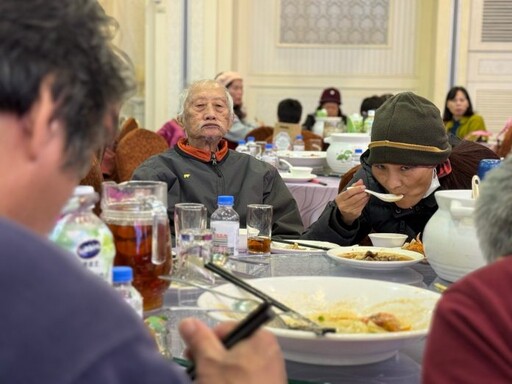 桃園席開35桌圍爐宴 榮民眷感受過節溫暖