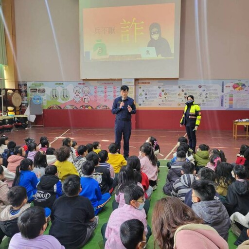 寒假將至！大園警前進校園宣導交通與反詐觀念