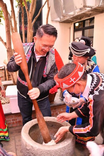 忠貞新村闊時節慶典 蘇俊賓體驗傈僳族傳統文化