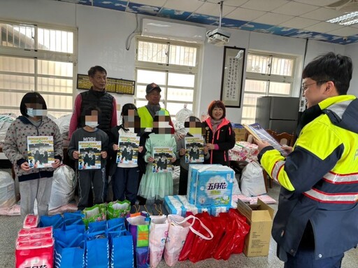 楊梅警春節前夕送溫暖 攜手民間團體助弱勢過好年