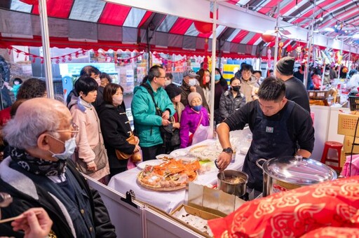 桃園年貨大街肉鬆驚見「綠色塑膠片」民眾險吃下吐