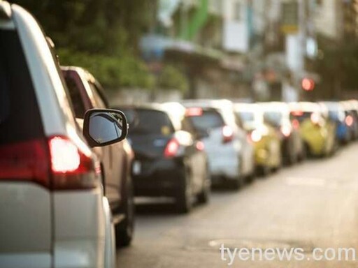 春節連假湧車潮 網友：這天南下最不容易塞車