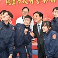 賴清德慰問中壢警頒加菜金 送上春節祝福與員警親切自拍