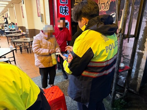 嘉義婦北上探親迷途 楊梅警暖心助團圓