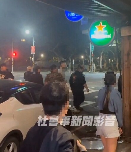 【有片】朋友聚餐聊天酒吧外起衝突 桃警快打部隊火速控制