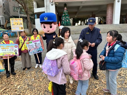 開學收心了！大園警執行護童專案 讓孩子安心上課