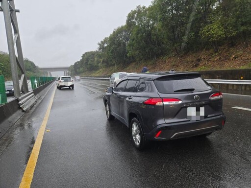 國道2號清晨驚魂！6車雨中連環撞 現場慘況曝