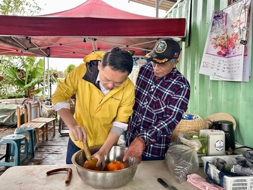 推動客家文化傳承 蘇俊賓親自學習酸柑茶製作工藝