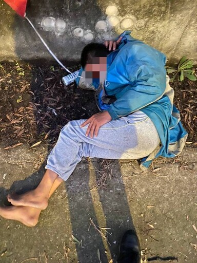 男子喝茫路邊倒頭就睡 大園警曝：不是第一次