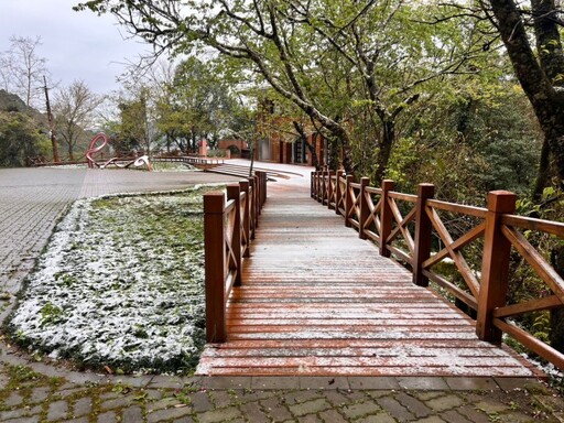 強烈大陸冷氣團來襲 桃園拉拉山降3月雪