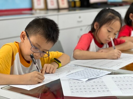 書法結合環教創新學習!大安國小勇奪市長盃佳績再摘教育部雙獎