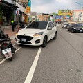 【有片】龜山小客車突鬼切路旁 後方騎士慘遭擊落