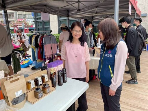 桃園婦幼局辦主題市集迎母親節 推「桃姊妹禮盒」挺婦女培力