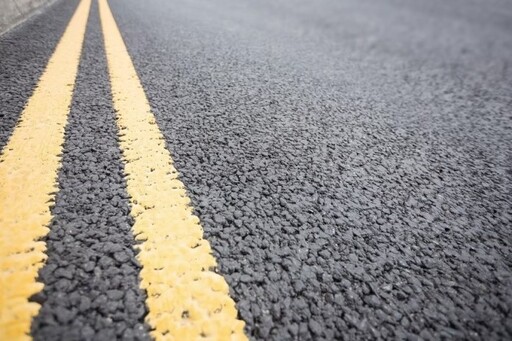 黑布遮車牌公然挑釁「抓不到我」壢警即刻查獲依法開罰