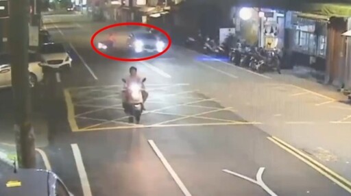 【有片】超車撞擊無照少年 竟釀中壢警民當街互嗆