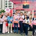 張善政親駕直銷車力推「媽媽桃」行動隊伍熱鬧成軍