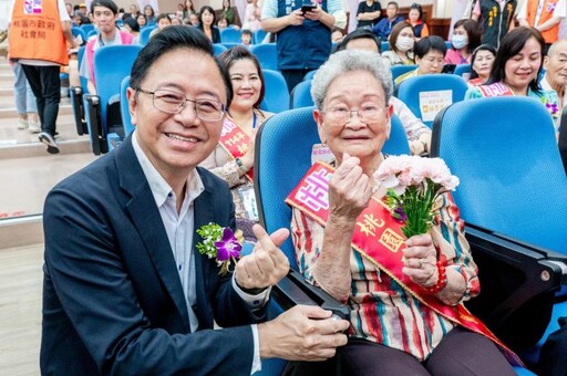 表揚47位模範媽媽 張善政:應將每一天都視為母親節