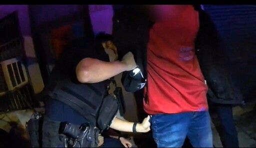 【有片】騎士違規拒檢心虛逃 員警一路緊追最終自摔落網