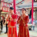 在桃園大廟景福宮結婚！開漳聖王、月老神君見證新人喜結良緣