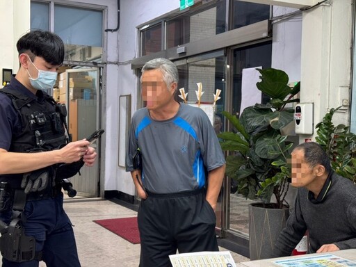 身障翁夜間迷途 楊梅警民及時伸援