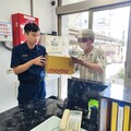 您的包裹正在路上！粗心司機沒關車斗門 大園警民合力找回貨物