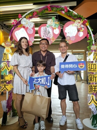 桃市上大國小志工暖心陪伴 助外籍生融入校園生活還當班長