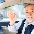 駕駛換照年齡擬下修至70歲 交通部將補助高齡者買月票