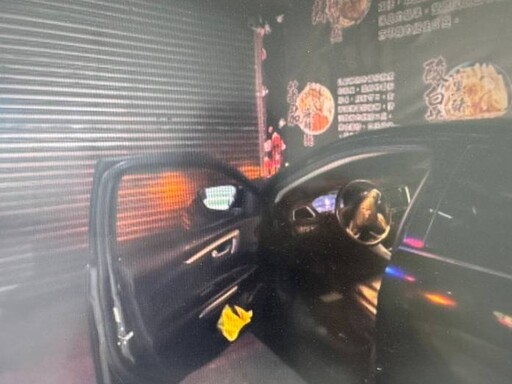 【有片】低血糖發作開車撞麵店 路人急閃瞬間曝
