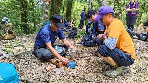 山很美也危險!桃園消防北插天山實戰訓練 30名精銳挑戰救援極限