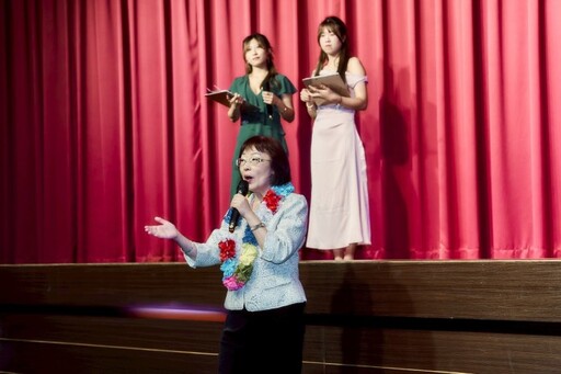 開南大學應華系外籍生自編自演畢業戲劇 精彩演出感動觀眾