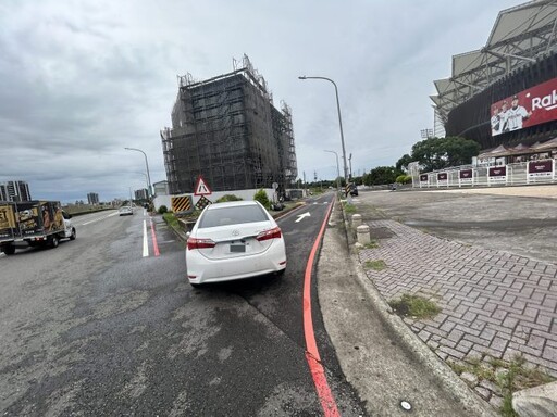 味全龍球星張政禹桃園球場旁出車禍 男大生遭撞骨折