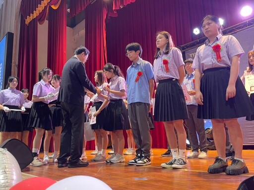桃園高中767名學子歡慶畢業 張善政期勉堅持信念及善良的心