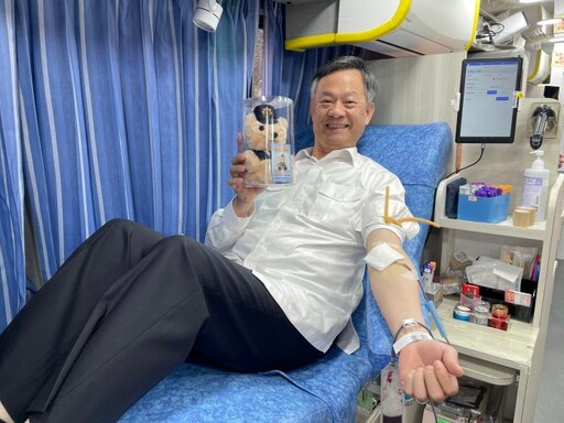 壢警邀民眾做公益!挽袖捐熱血拿小熊、禮券