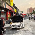 龜山小客車開到一半突起火！桃消緊急灌救化解驚魂