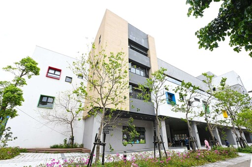 全國首創「婦幼衛生所」 杜慈容:整合衛生及社政資源力挺「早期療育」