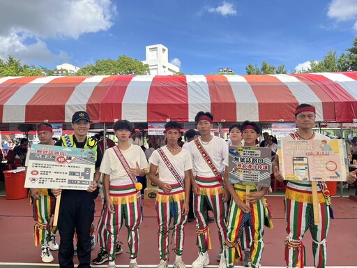 桃園分局前進原民豐年祭活動 籲用路人培養停讓習慣