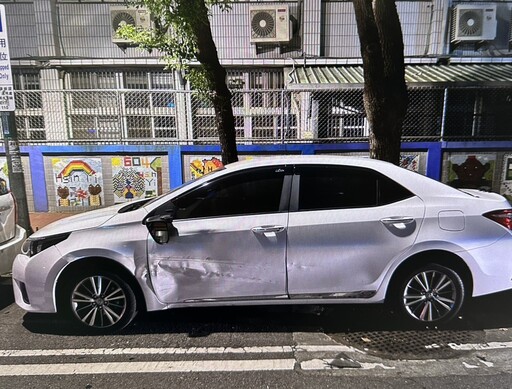 【有片】桃園中壢飛車追逐大亂鬥 路邊14台汽機車慘遭波及