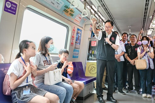桃捷邀弱勢孩童搭巧虎彩繪列車 留下美好回憶