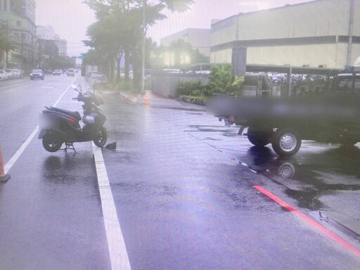 左轉小貨車與直行機車碰撞 騎士受傷送醫