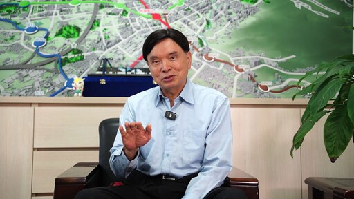 【有片】搭捷運職業病大爆發 劉慶豐親自感受改進車廂缺點