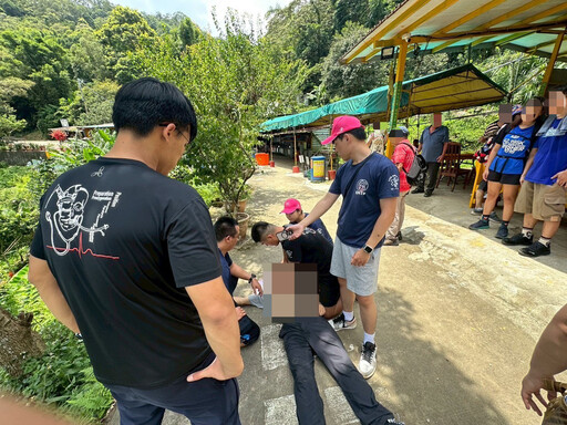 桃園翁爬山突昏迷失去呼吸心跳 7休假消防員路過展開急救行動