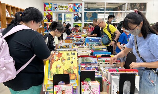 桃市圖「好書交換」人數創新高 逾2萬舊書換新主人