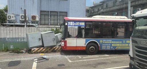【有片】龜山砂石車追撞公車釀596戶停電 預計這時恢復供電