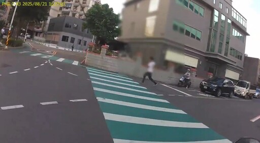 【有片】失聯移工遇警攔查突跳車 街頭亂跑掙扎仍遭逮
