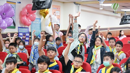 消保觀念向下扎根 桃園學童前進大賣場體驗食安、公安檢查