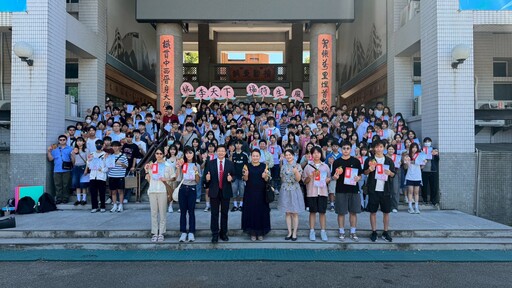 桃園高中始業式邀應屆畢業學長姐返校 鼓勵新生勇於追夢